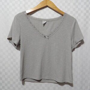 ME TO WE Ribbed Crop Top w/ Lace Neckline | M